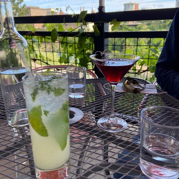 Meet your Posher, AM - Picture 2 of 5